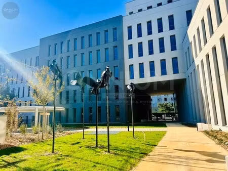 vente bureaux 220 m² à 7 156 m²