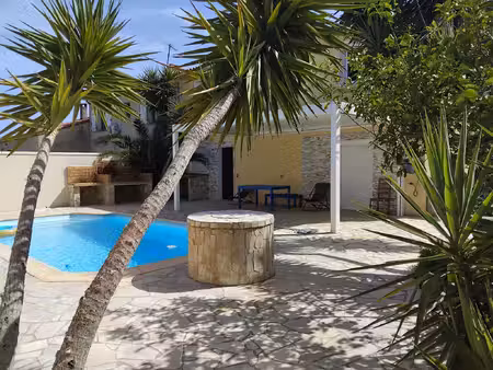 villa de 155 m&  6 pièces - 4 chambres + t2 locatif  piscine chauffée  10 minutes mer