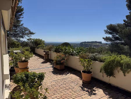 grand appartement de standing avec vue