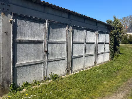 parking / box châteauroux 5 x 15 m2  1 x17m² (92m²)