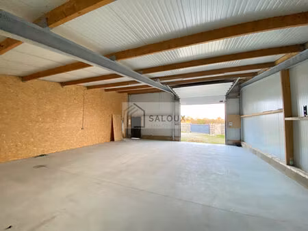 ambon - local d'activité de 172 m²