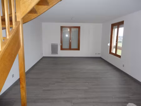 réf 3994 l1524 duplex charmant au 1er étage avec cour et st
