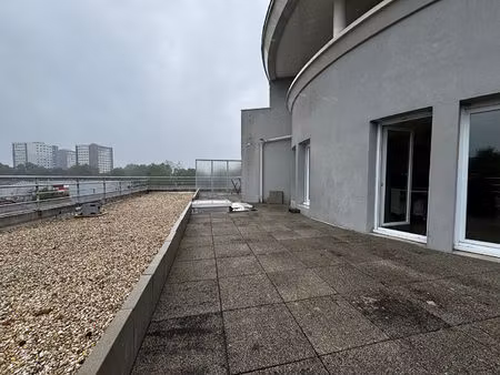 nantes saint jacques appartement t2 de 40m2 avec grande terrasse