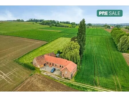 recent gerenoveerde hoeve te koop in ellezelles