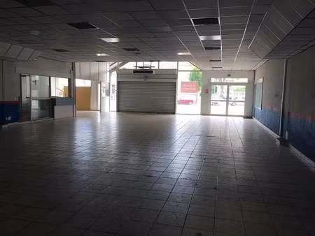local commercial à vendre