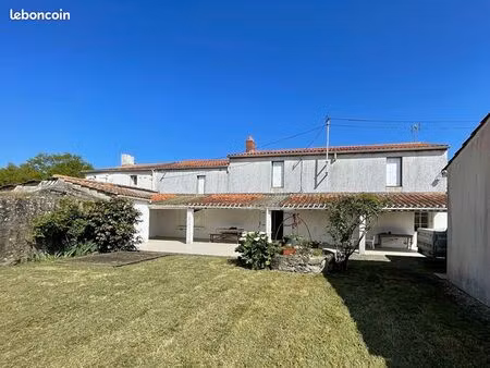 propriété 6 pièces 160 m²