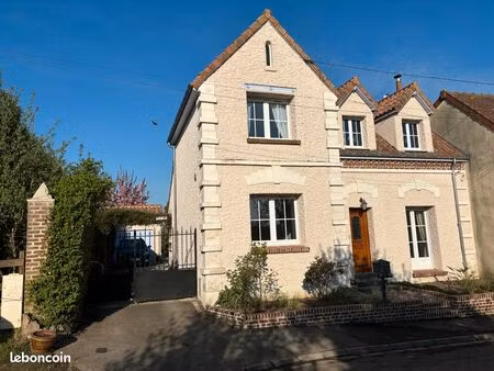 maison de 130 m2 avec 4 chambres