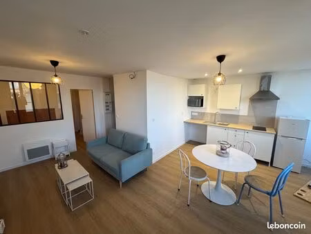 t2 meublé 40m² - refait à neuf - blaye centre