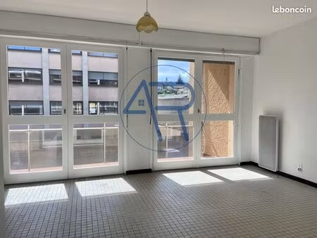 studio 1 pièce 30 m²