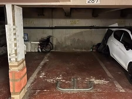 emplacement de parking couvert proche gare