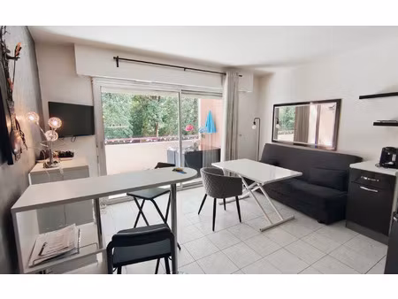 location appartement  m² t-2 à villeneuve-loubet  890 €