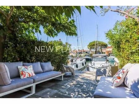 port grimaud - belle maison 2 chambres avec amarrage 13 4m