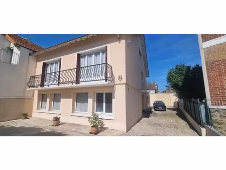 maison 8 pièces - 300 m²