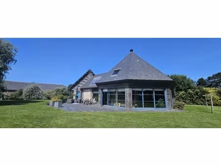maison 8 pièces - 270 m²