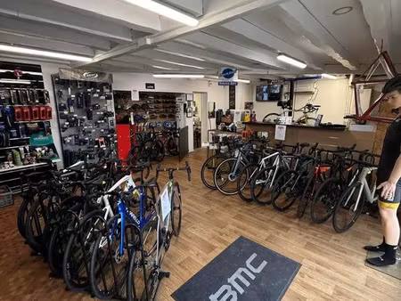 vente commerce 3 pièces 81 m² biganos (33380)