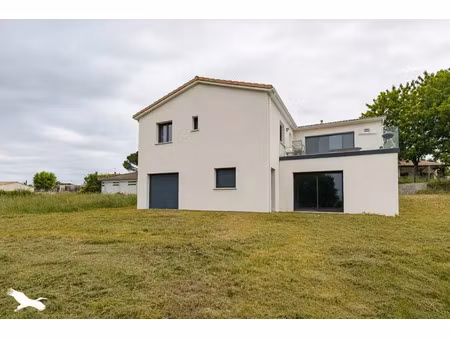 vente maison 6 pièces 134 m² beychac-et-caillau (33750)