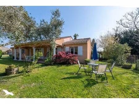 vente maison 5 pièces 107 m² saint-estèphe (33180)