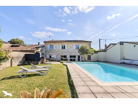 vente maison 6 pièces 205 m² arveyres (33500)