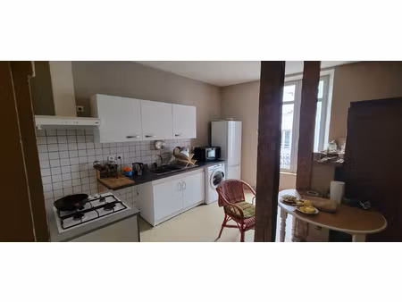 bel appartement 2 chambres lumineux au coeur d'argentat-sur-d