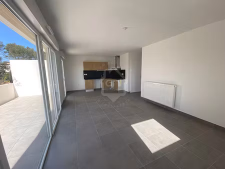 location appartement 3 pièces 68 m² à nîmes (30900)