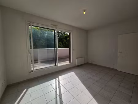 pessac - saige - joli t2 avec grande terrasse