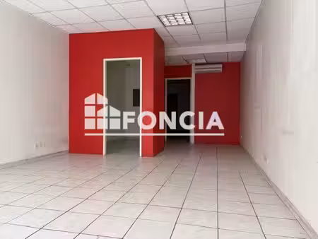location - local commercial - 52 m² - 6 600 €/an hc ht -