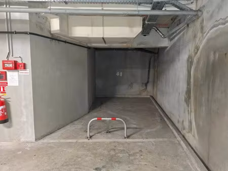 location parking à saint-laurent-du-var (06700)  110 €