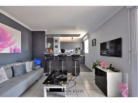 nîmes appartement t3 avec parking et terrasse