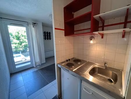 à vendre ? studio avec balcon d'environ 15 m² ? grenoble