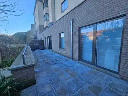 au centre/au calme - terrasse 45m² - jardinet