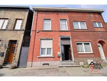 jumet – maison de caractère 3 façades (2 ch + grenier) avec…