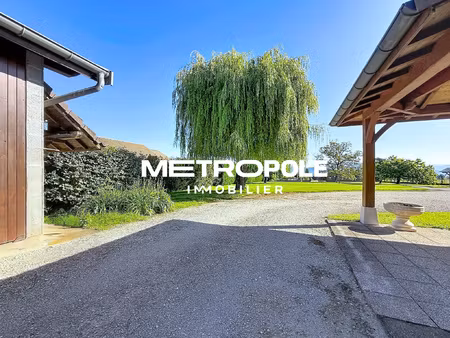 maison t6 de 140 m2 avec dépendances