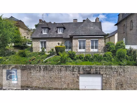 dinan : une adresse privilégiée à dinan pour cette maison de plain-pied  avec jardin fleur