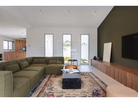 maison contemporaine de plain-pied — 130 m² — dpe a — lag