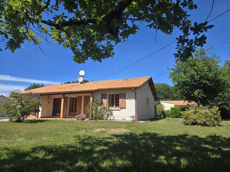 charmante maison traditionnelle de plain-pied
