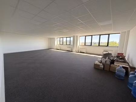 référence : 6769-sle - local commercial 87 m2 aix-en-provence