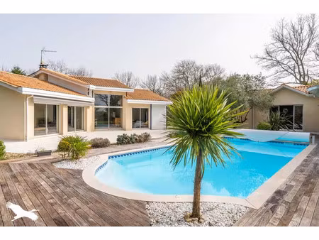 vente maison 6 pièces 186 m² arsac (33460)