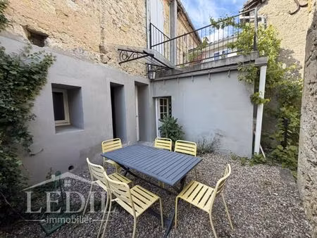 maison de village avec terrasse et cour