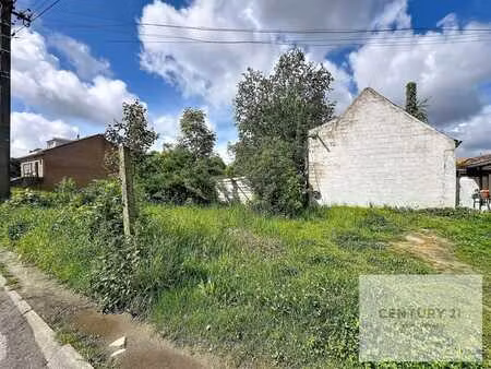 terrain à batir pour deux habitations unifamiliales