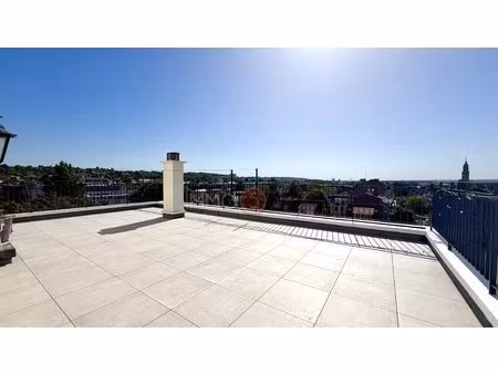 f5 terrasse ascenseur box pied du centre-ville