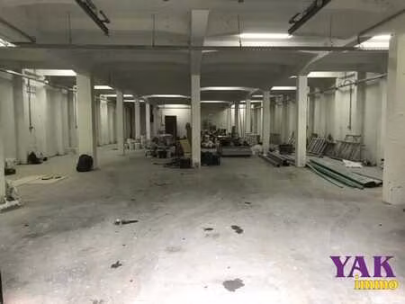 entrepôt de 350m² dans un site sécurisé
