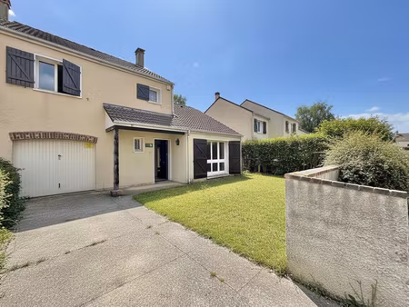 a vendre à emerainville  maison de 124m² avec 4 chambres!