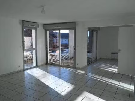 location appartement 4 pièces à saint-herblain (44800) : à louer 4 pièces / 79m² saint-her