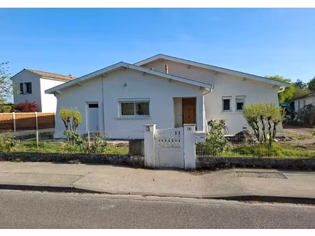 location maison 4 pièces 90 m² à arsac (33460)