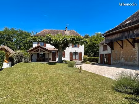 belle propriété dauphinoise les avenieres  entre lyon et chambery