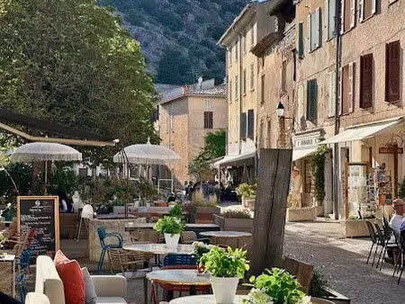 vente locaux professionnels 0 pièces 160 m² à la garde-freinet (83680)  395 000 €
