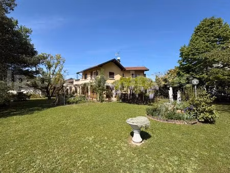 villa individuelle etrembières balcon terrasse jardin arboré terrain constructible proche.