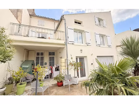 maison surgères 290 m² t-7 à vendre  521 000 €