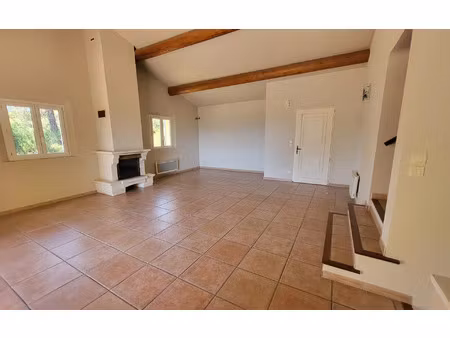 location maison  131 m² t-5 à villelaure  1 500 €