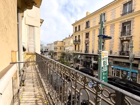 appartement 9 pièces - seul à l'étage